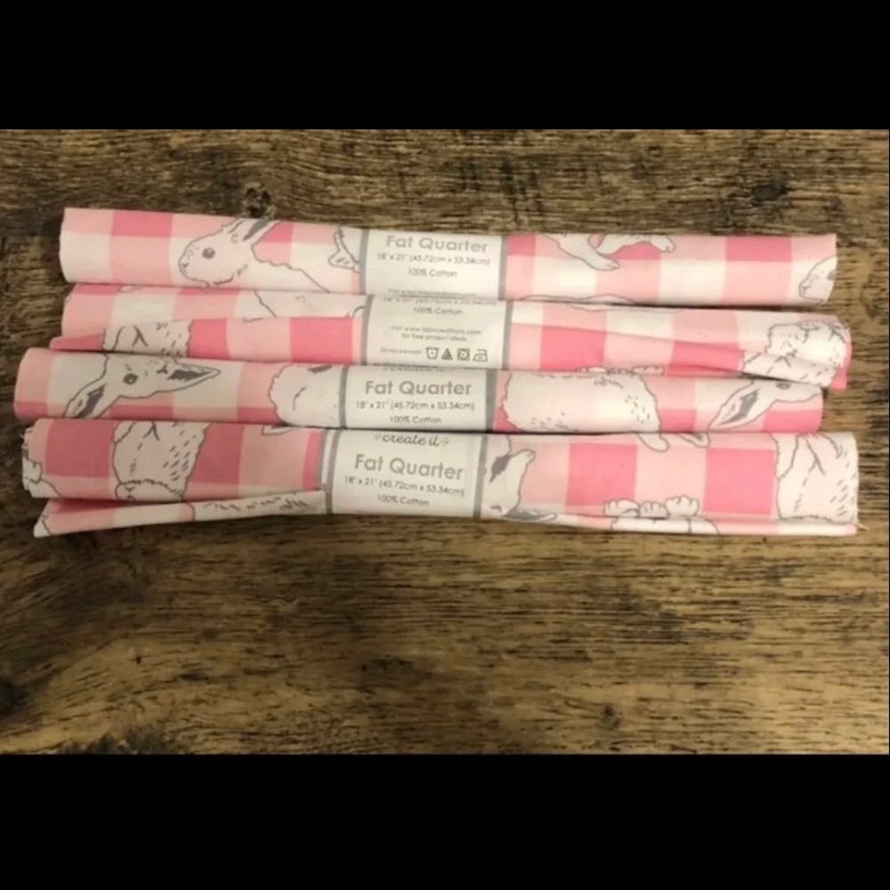 4 pink and white fat quarters
